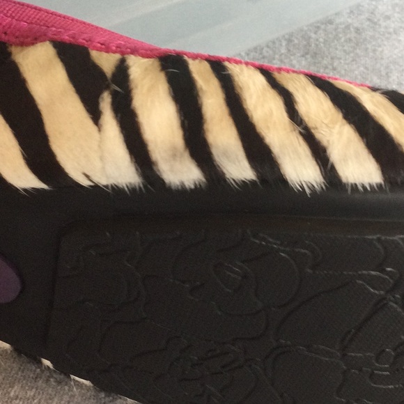 FINAL PRICE NWOB Me Too Heather zebra pattern flat - Size 7M. - Picture 13 of 16